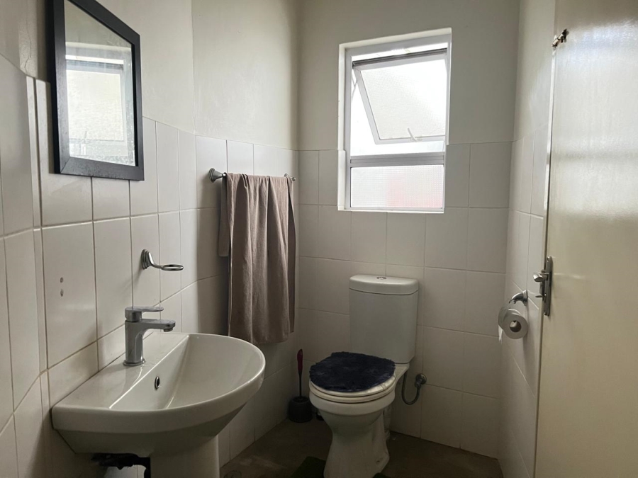 7 Bedroom Property for Sale in Malibu Village Western Cape